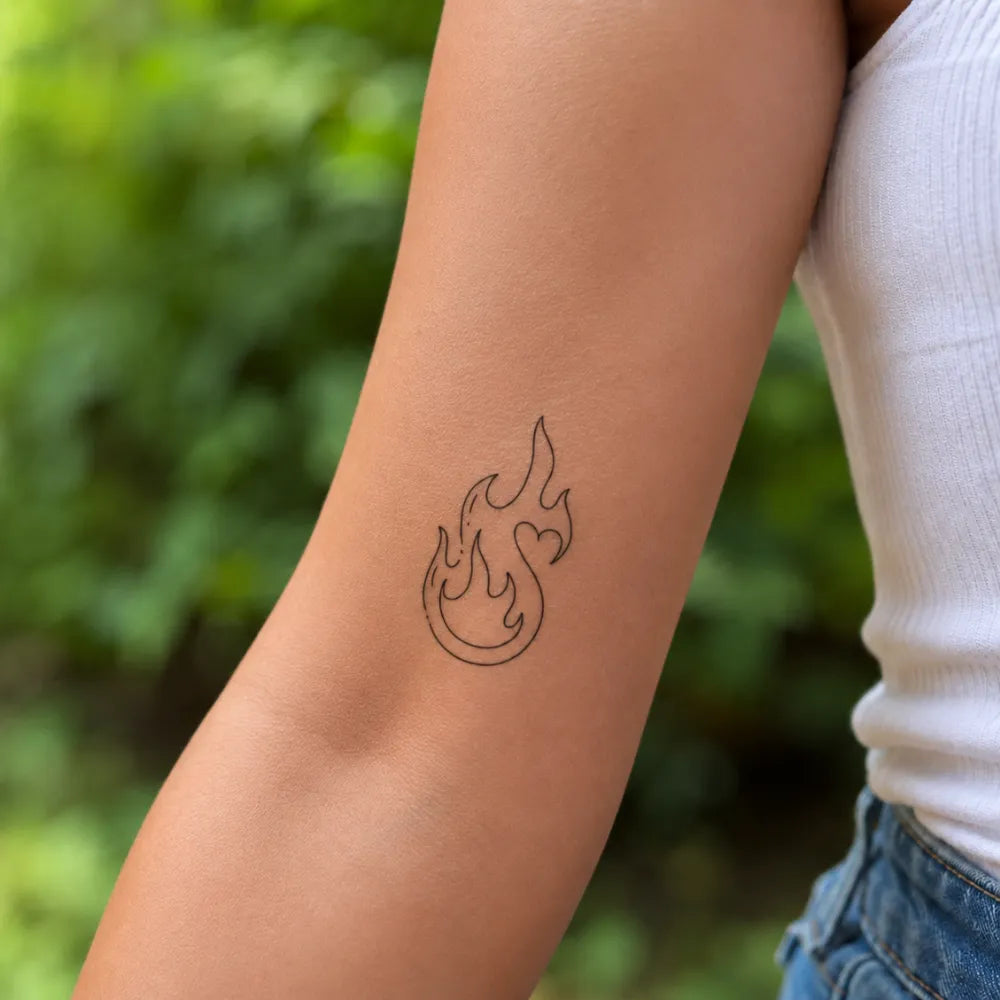 SafeTatt — Fire Drop · fotografie tetování na kůži